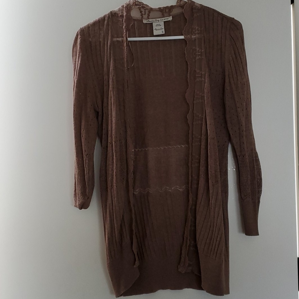 Knitted cardigan w/ lace trim